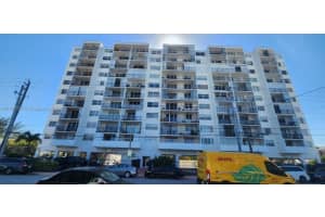 7850 Byron Ave 403, Miami Beach