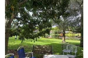 1544 Springside Dr, Weston