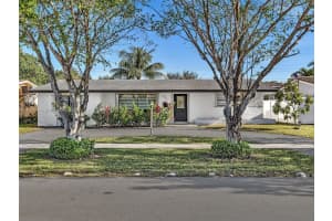 551 Crescent Dr, Hollywood