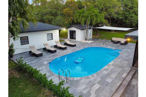 7335 Sw 104th St, Pinecrest