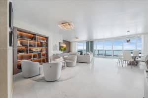 2127 Brickell Ave 2302, Miami