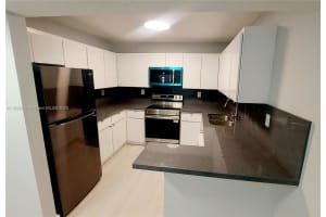 9682 Fontainebleau Blvd 110, Miami