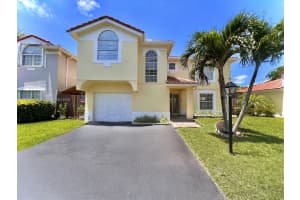 10245 Nw 57th St, Doral