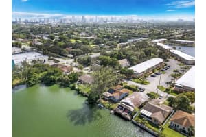 1020 Sw 8th St 1020, Hallandale Beach