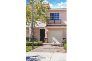 197 Las Brisas Cir 197, Sunrise