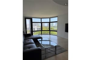 3375 N Country Club Dr 1004, Aventura