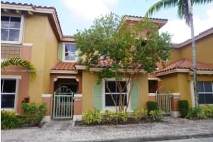 1083 Sw 143 Ave 1206, Pembroke Pines
