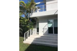 321 Palmwood Ln, Key Biscayne