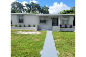 1760 Nw 127th St, Miami