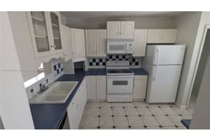 8051 Southgate Blvd J12, North Lauderdale
