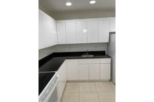 724 Ne 4th St 2, Hallandale Beach
