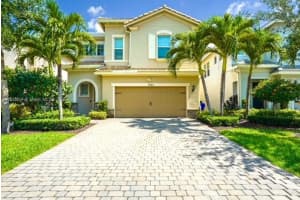 3943 Mahogany Ln, Hollywood