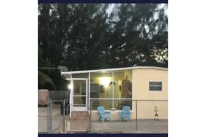 202 Buttonwood Ave 202, Key Largo