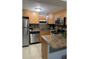 8290 Lake Dr 502, Doral 8290 Lake Dr 502, Doral