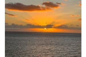 462 Golden Isles Dr 205, Hallandale Beach