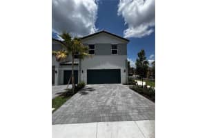 104 Sw 184 Way 104, Pembroke Pines