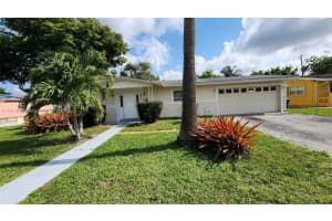 6221 Nw 17th St, Sunrise