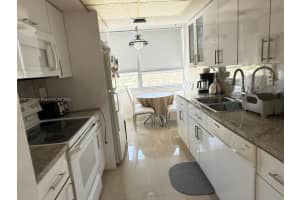 18051 Biscayne Blvd 1505, Aventura