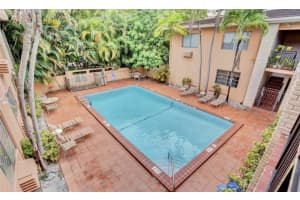 218 Santillane Ave 1, Coral Gables