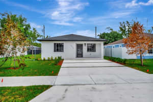 2411 Nw 153 St, Miami Gardens