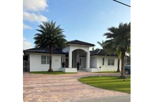 11390 Sw 30th St, Miami