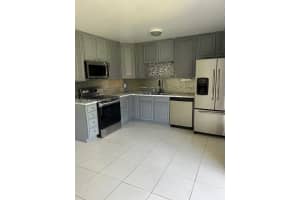 10370 Sw 220th St 116, Cutler Bay