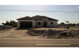 1728 Kismet Pkwy W, Cape Coral