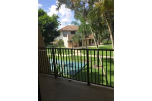 8261 Sw 128th St 204, Pinecrest