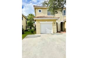 12115 Sw 5th Ct, Pembroke Pines