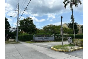 922 Ne 199th St 3d Apt 304, Miami
