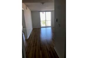 900 Sw 8th St 806, Miami