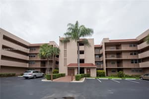 1911 Sabal Palm Dr 304, Davie