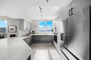 2000 N Bayshore Dr 1011, Miami