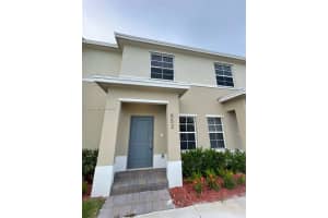 552 Ne 4th St 552, Florida City