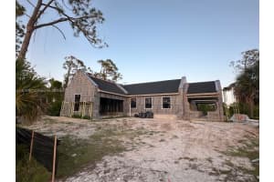 8468 Maitland, Port Charlotte