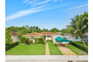 7512 Mutiny Ave, North Bay Village