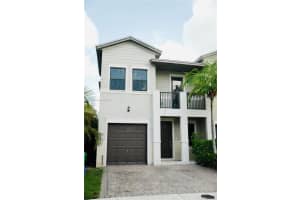 10456 Nw 61st Ln, Doral