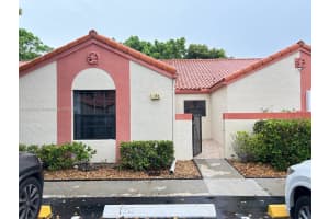 126 Centennial Ct, Deerfield Beach