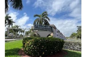 501 Blue Heron Dr 110-a, Hallandale Beach