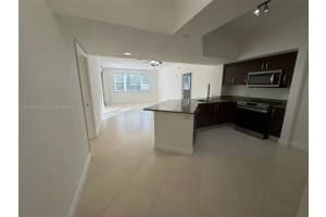 19900 E Country Club Dr 209, Aventura