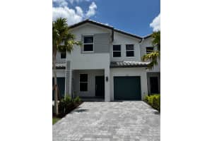 120 Sw 184 Way 120, Pembroke Pines