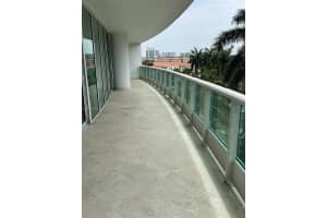 19955 Ne 38th Ct 606, Aventura