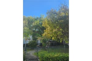 412 Nw 4th St, Miami