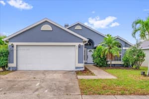 401 Oxford Drive, Davenport