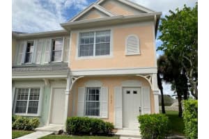 16703 Hemingway Dr, Weston