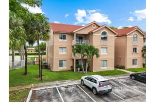 10421 Sw 157th Pl 301, Miami