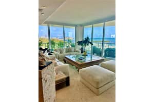 2645 S Bayshore Dr 1403, Miami