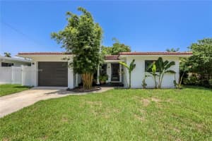 1235 Buchanan St, Hollywood