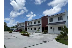 936 Nw 10th St 2, Florida City