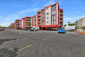 1750 W 46th St 433, Hialeah